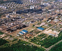 "Роснефть" приобретет долю в германском НПЗ