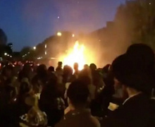 Stamford Hill пожар: 10 больно, как костер, «пропитанный маслом», взрывается на еврейском фестивале